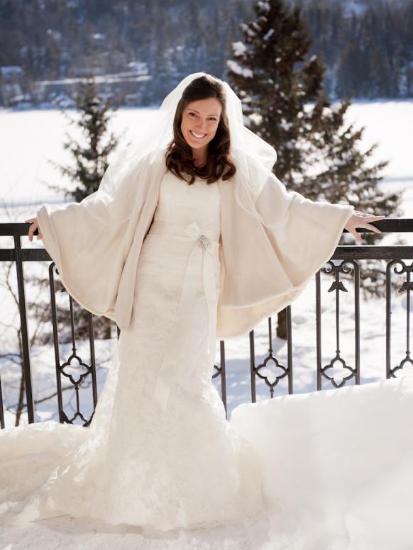 Beautiful wedding dress by Vania Spose, Montreal